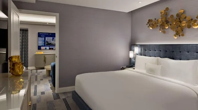 Executive, Suite, King Bed, Mountain Best View، Fontainebleau Las Vegas, MICHELIN Key Award Hotel 1/1