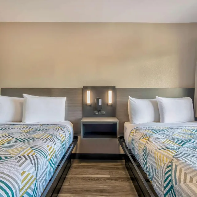 غرفة رباعية لذوي الإعاقة، Motel6 Russellville, AR 2/8