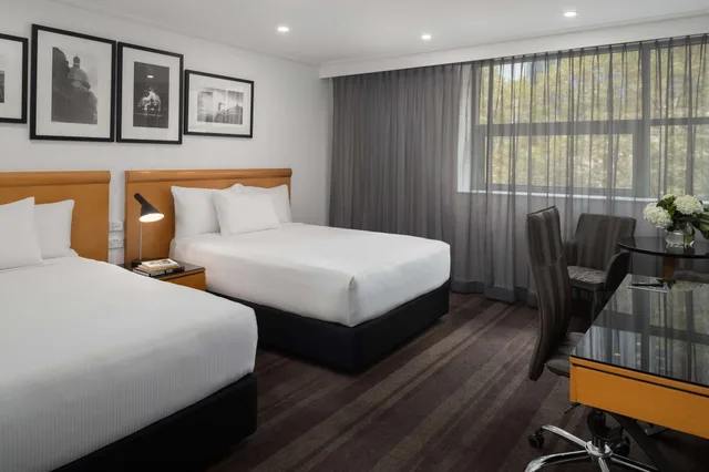 غرفة ديلوكس رباعية بسريرين مزدوجين، RYDGES WORLD SQUARE 3/7