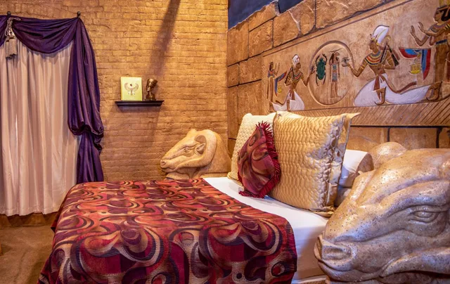 غرفة بسرير مزدوج بشرفة، Anniversary Inn - 5th South 1/2