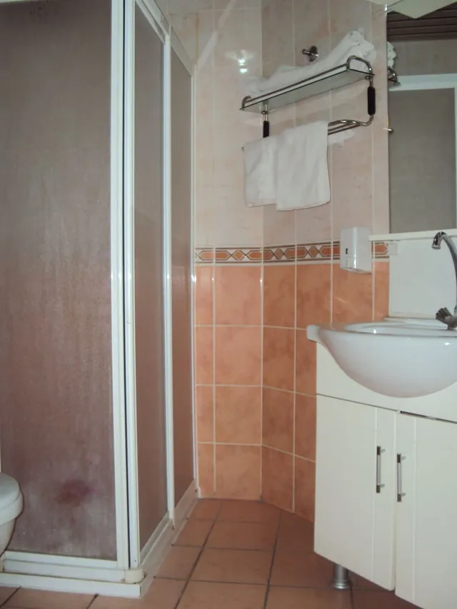 غرفة قياسية ثلاثية بثلاثة أسرّة، Mevlana Otel 1/1