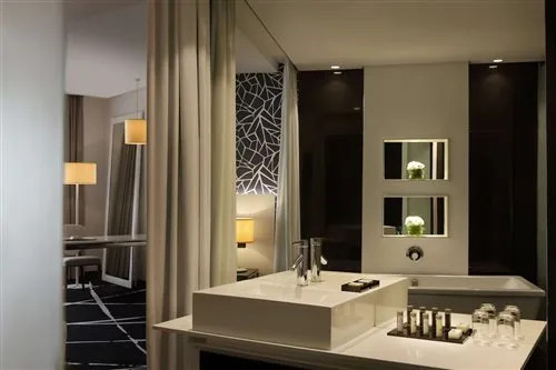 Junior Suite, Lounge Access, Radisson Blu Lagos Ikeja 2/2