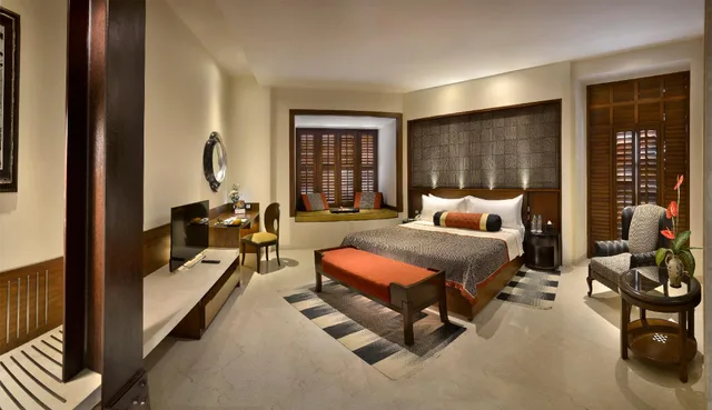غرفة ديلوكس بسريرين منفصلين وسرير كينج، The Lalit Great Eastern Kolkata 1/2
