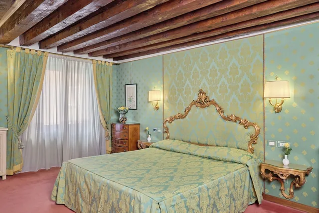 جناح سوبيريور بسرير مزدوج وسريرين منفصلين، Locanda Vivaldi Hotel 1/4
