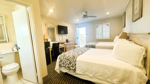 غرفة تقليدية بسريرين مزدوجين، Atrium Inn 4/4