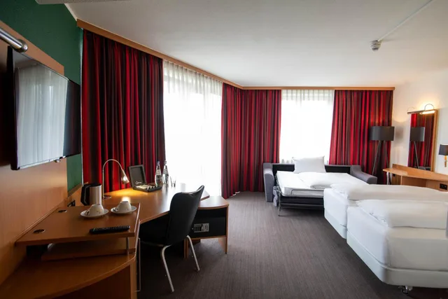 غرفة بسرير كينج بشرفة، Best Western Conference Airporthotel Frankfurt-Moerfelden 4/10