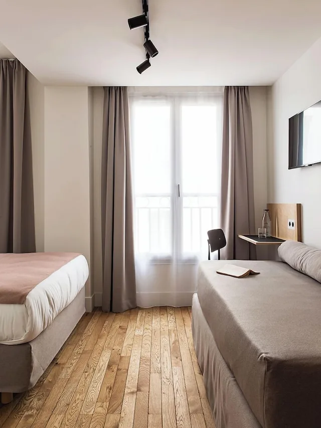 غرفة كلاسيكية ثلاثية بسرير مزدوج وسرير فردي، New Hotel Opera 1/4