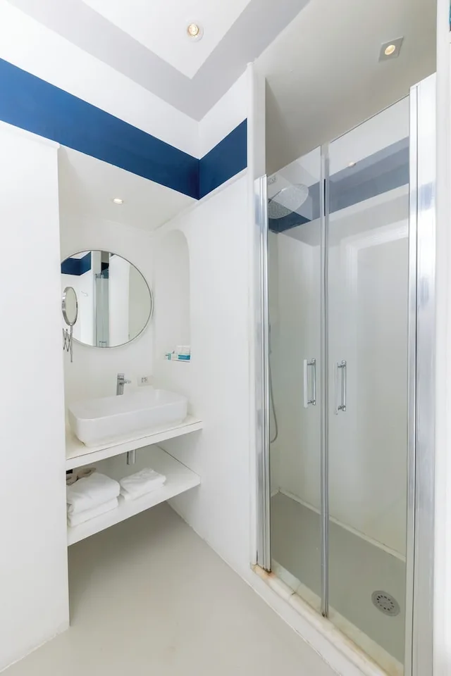 غرفة كلاسيكية بسرير كوين، Suite Time Capri Villa La Pergola 4/5