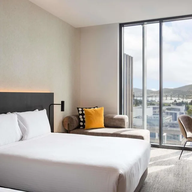 غرفة ديلوكس بسريرين منفصلين بإطلالة على المرفأ، Movenpick Hotel Hobart 1/10