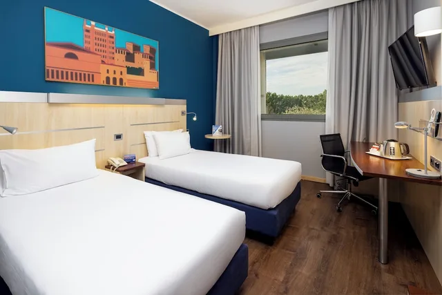Standard, Multiple Beds، Express Holiday Inn Parma 2/10