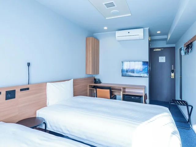 Hollywood, Twin Beds, Smoking، Toyoko Inn Nagasaki Ekimae 1/2