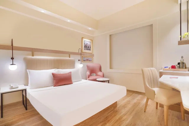غرفة بزنس بسرير كينج، Lemon Tree Hotel, Delhi Airport 1/1