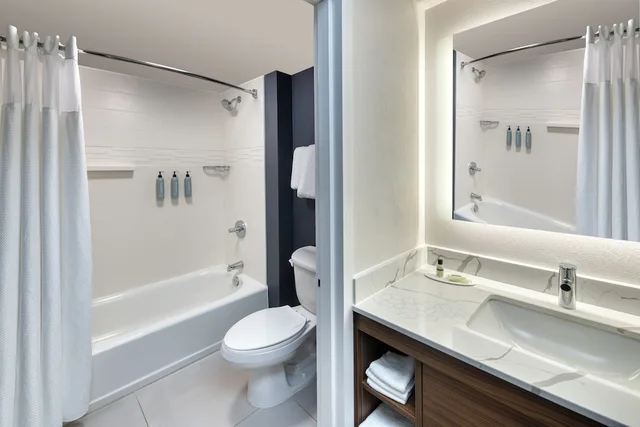 جناح بسريرين كوين مع أريكة، Residence Inn By Marriott Whitby 4/5