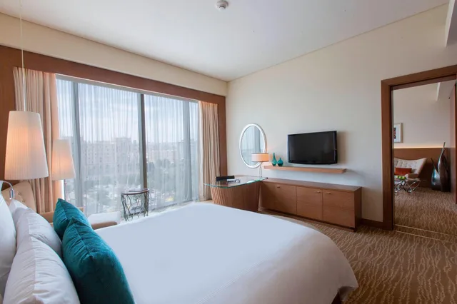 Deluxe Double Room Sea View [W]، Jw Marriott Absheron Baku 1/10