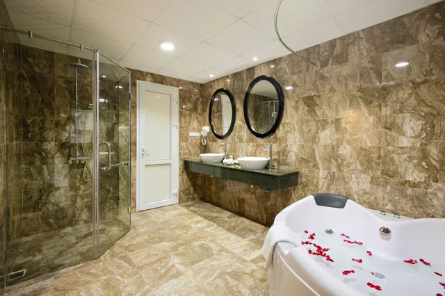 جناح بسرير كينج بشرفة، Hoi An Sincerity Hotel 7/7
