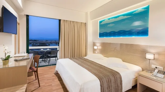 استوديو بسريرين منفصلين بإطلالة على المدينة، Alexandra Hotel 2/3
