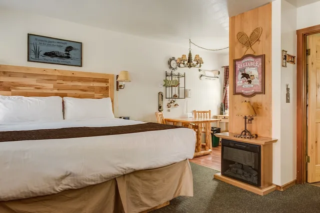 Comfort, Studio, Queen Bed, Lake Side، Franciscan Lakeside Lodge 1/5