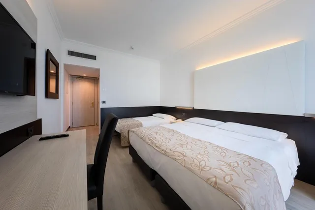 غرفة قياسية بسرير مزدوج أو سريرين منفصلين، Ambasciatori Hotel Venice Mestre, Tapestry Collection by Hilton 2/5