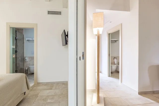 جناح بسرير كوين وسريرين منفصلين، Corte Bianca - Adults Only & Spa- Bovis Hotels 4/4