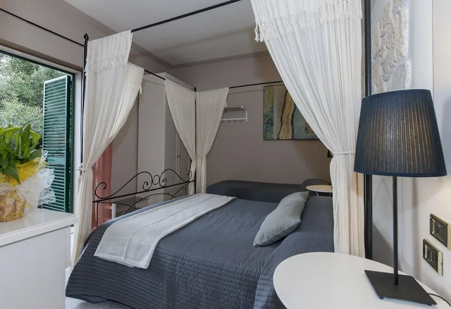 غرفة كلاسيكية بسرير مزدوج بشرفة، Hotel Monti 3/4