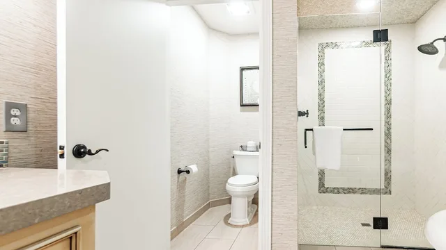 غرفة فاخرة بسرير كينج، The Chateau at Lake La Quinta 4/5