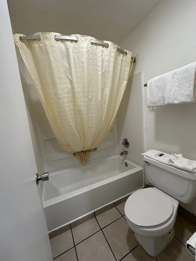 غرفة ديلوكس مفردة بسرير كينج، Desert Sands Inn & Suites Albuquerque 1/1