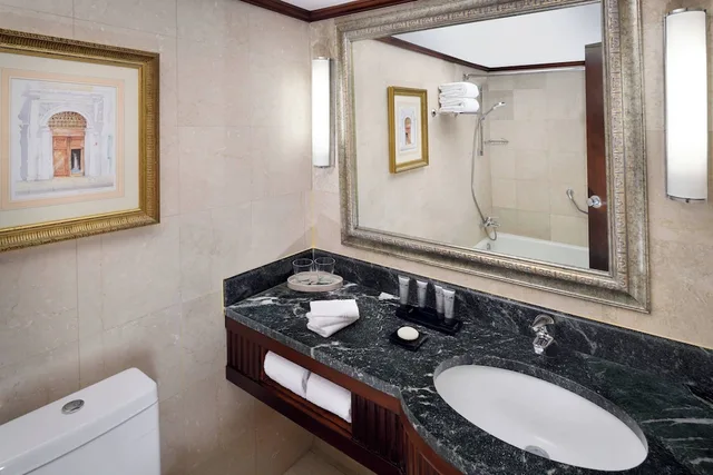 جناح تنفيذي بسرير كينج بغرفة نوم واحدة، Marriott Amman Hotel 10/10