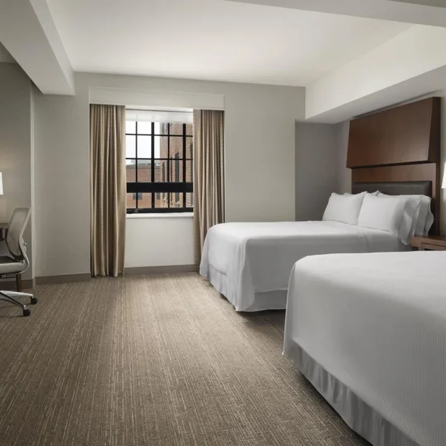 غرفة بسريرين مزدوجين لذوي الإعاقة، The Westin Portland Harborview 2/6