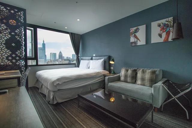 غرفة كلاسيكية بسرير مزدوج وسريرين منفصلين بحمام خاص، Nk Hostel 3/8