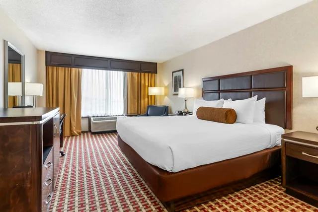 غرفة بسرير كينج، Best Western Plus Grosvenor Airport Hotel 2/4