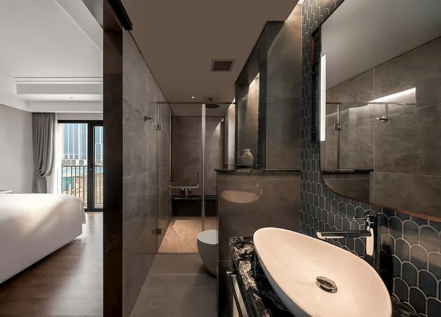 Executive, King Bed, La Siesta Premium Lakeside 5/5