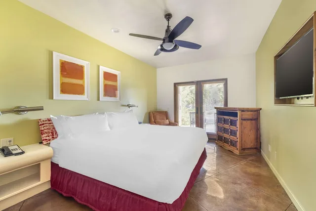 غرفة بسرير كينج وسريرين كينج بغرفتي نوم، Hilton Grand Vacations Club Palm Desert 2/2