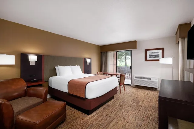 Standard, Queen Bed, Best Western Discovery Inn 1/7
