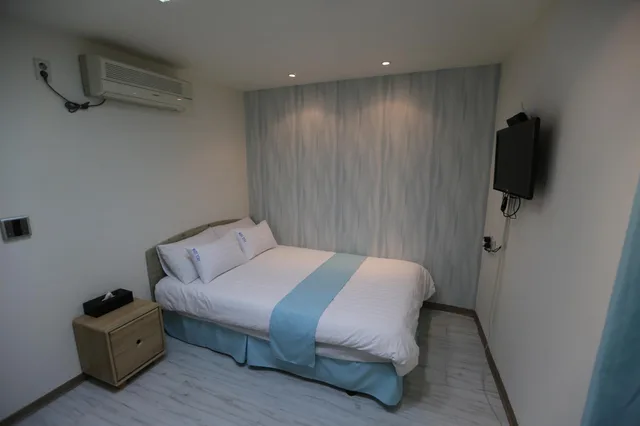غرفة بسرير كوين، Must Stay (ex. Seoul Backpackers) 1/3