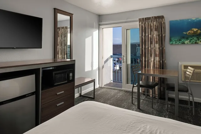 غرفة بسرير كوين، Sand Dollar Inn 5/10