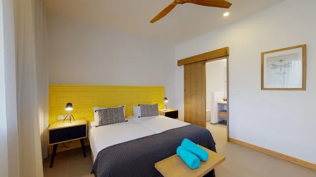 جناح غراند بسرير كينج وسريرين منفصلين بغرفتي نوم، Mythic Suites & Villas by MJ Holidays 7/10