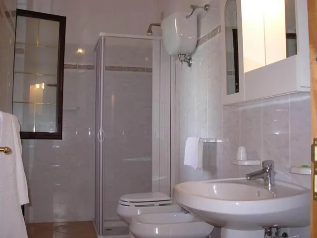 غرفة قياسية بسرير مزدوج، Residence Hotel La Taverna 6/6