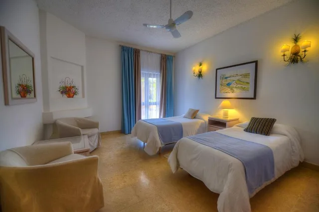 Standard Room Balcony, Hotel Ta Cenc and Spa 1/1