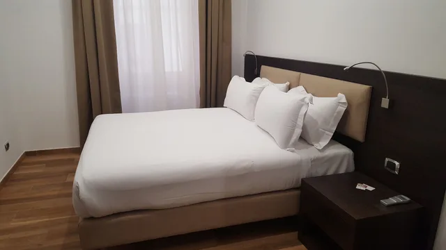 Deluxe, Suite, King Bed, Kitchen, Una Finestra Su Monti 1/2