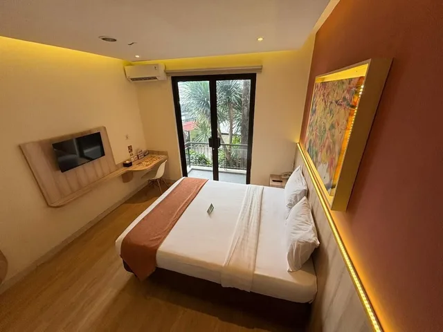 Executive, Queen Bed, Balcony, D'Bamboo Suites 3/10