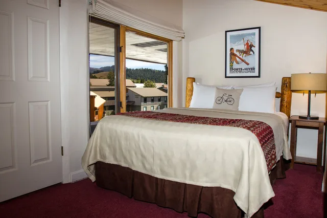 Loft, Lodge, Bunk Bed, Queen Bed, Sofa، Sioux Lodge Suites by Grand Targhee Resort 1/7