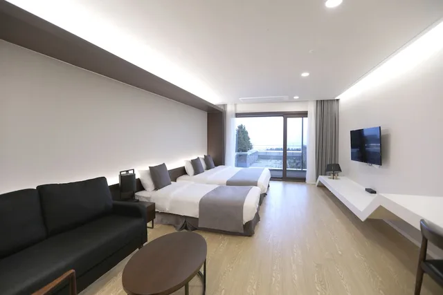 استوديو غراند بسريرين كينج، The Qube Resort Jeju 1/3