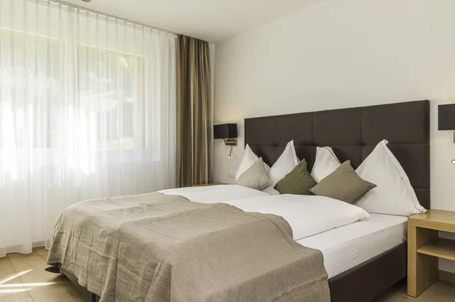 شقة حصرية بسرير كينج وسريرين كوين بإطلالة على الجبل بـ3 غرف نوم، Matthiol Serviced Apartments 1/10