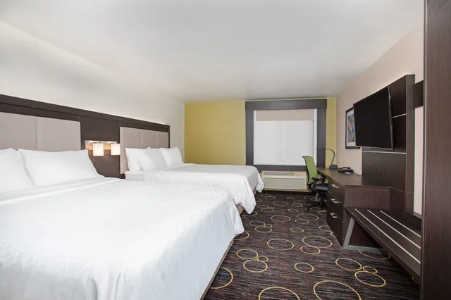 غرفة قياسية بسريرين كوين، Holiday Inn Express Hotel Suites Tucumcari 1/3