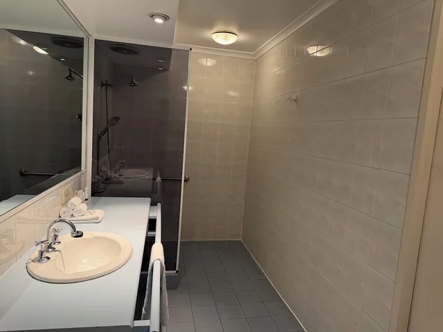 غرفة بريميوم بسرير كوين وسرير فردي، Country Comfort Warrnambool 9/9