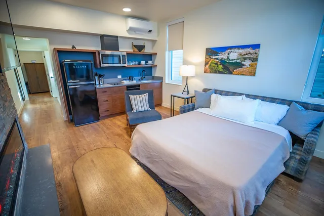 2 Bedrooms, Condo, Outbound Mammoth 1/2