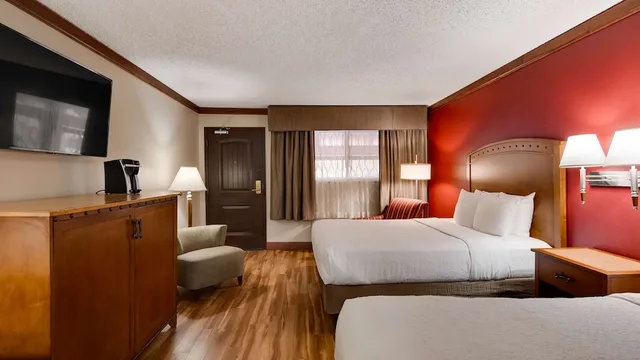 غرفة قياسية بسريرين كوين، Best Western Plus Greenwell Inn 1/10