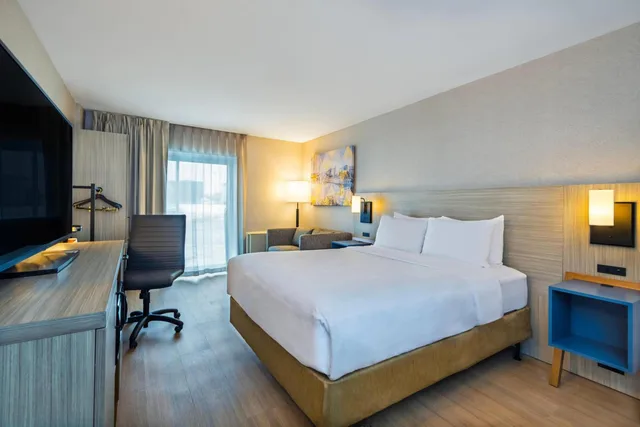 غرفة سوبيريور بسرير كينج، Comfort Inn Gatineau 4/10