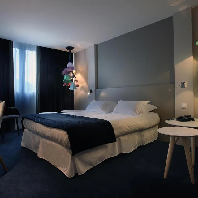 Room, Quintuple، Hotel Le Cinq Hyper Centre Ville 3/8