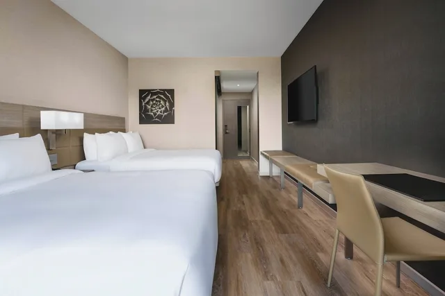 غرفة بسريرين كوين لذوي الإعاقة، AC Hotel Scottsdale North 2/3